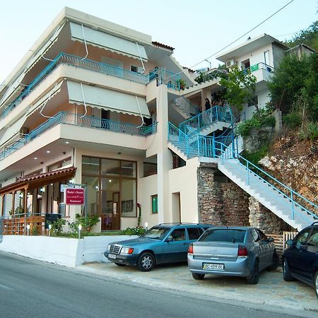 Let Rooms Lukova Екстериор снимка