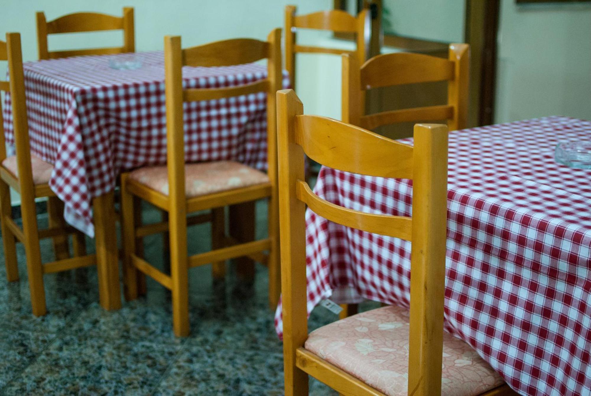 Let Rooms Lukova Екстериор снимка