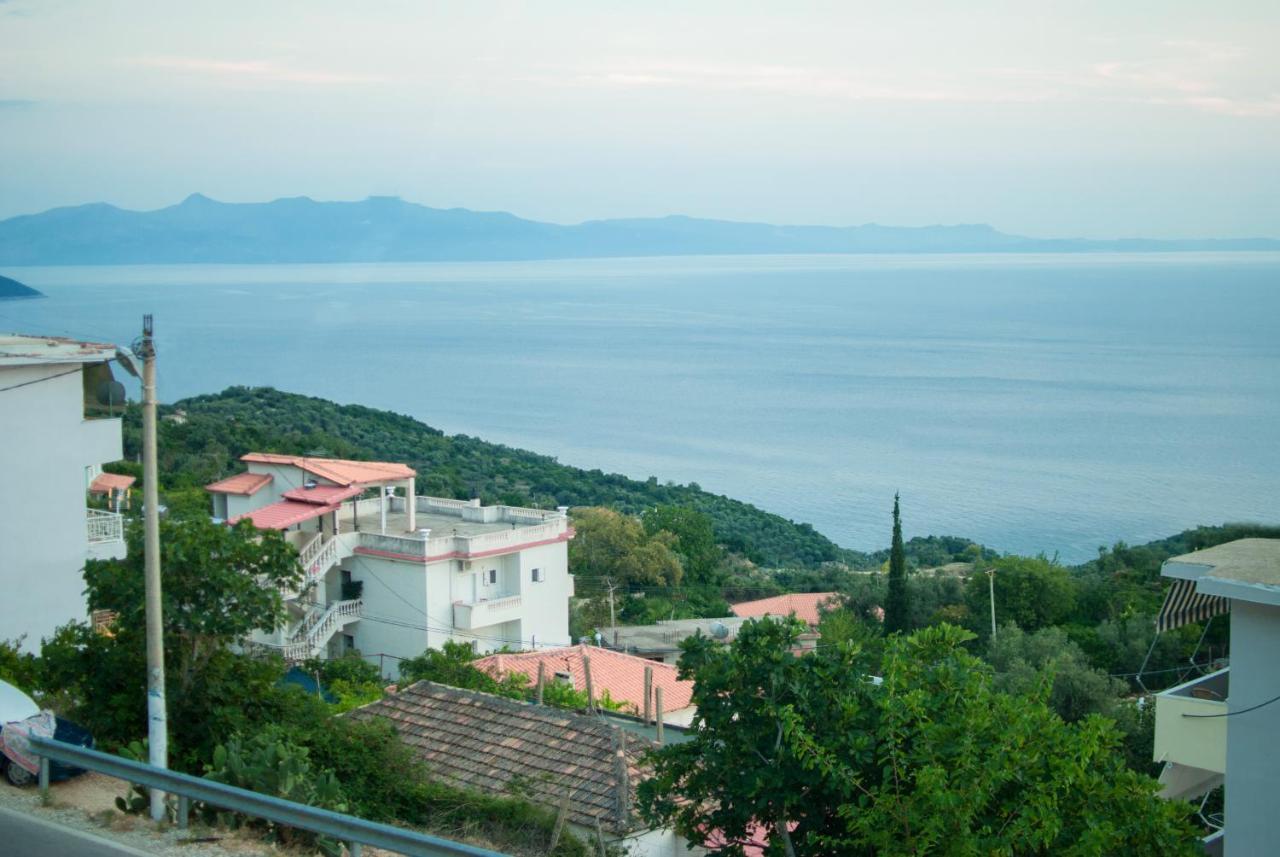 Let Rooms Lukova Екстериор снимка