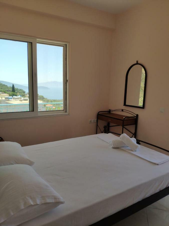 Let Rooms Lukova Екстериор снимка